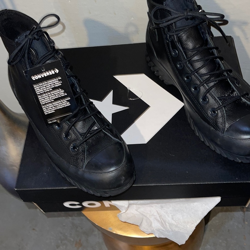 UNISEX CONVERSE BOOTS, ‼️‼️ CUTE ON MEN AND WOMAN ‼️